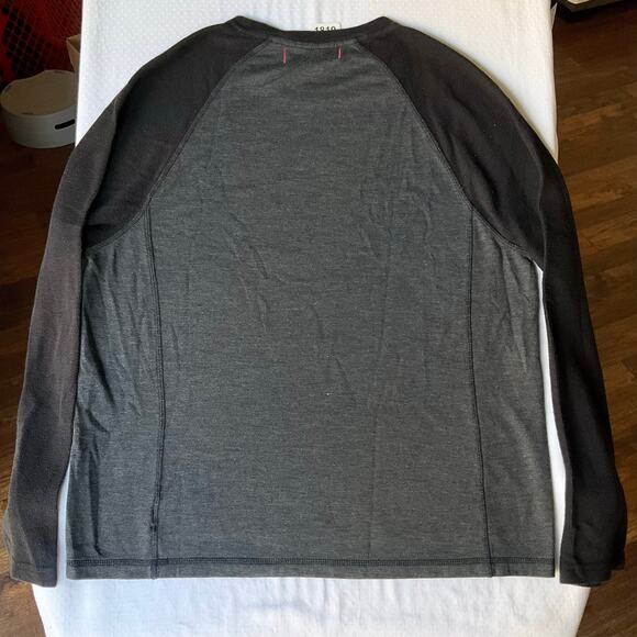 Tommy Bahama Men’s Long Sleeve Screw Neck T-shirt size L/G, Gray - Picture 6 of 6
